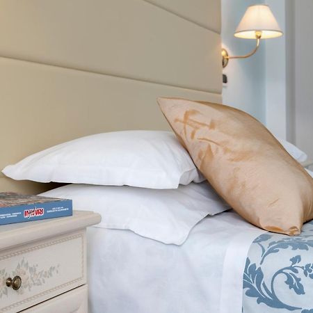 Hotel Carlton Beach Ρίμινι Εξωτερικό φωτογραφία