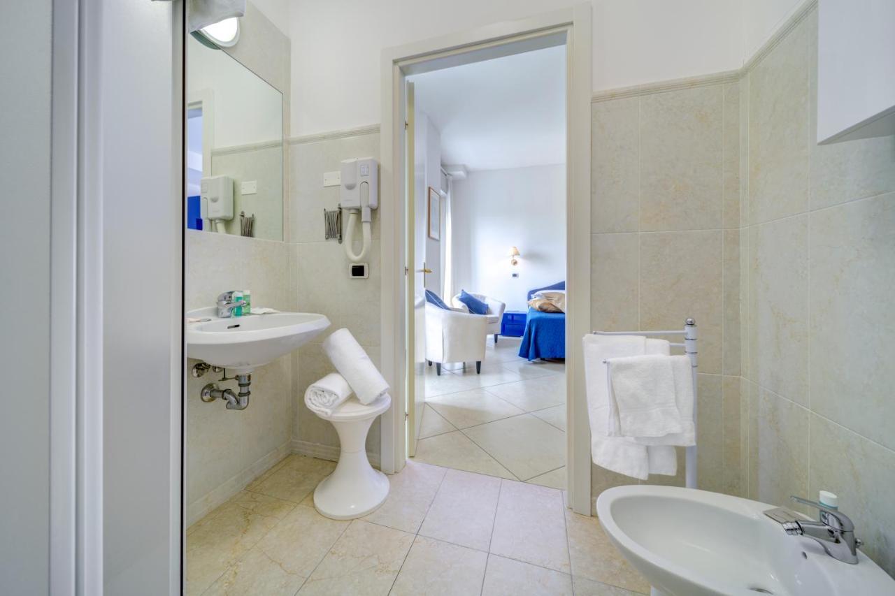 Hotel Carlton Beach Ρίμινι Εξωτερικό φωτογραφία