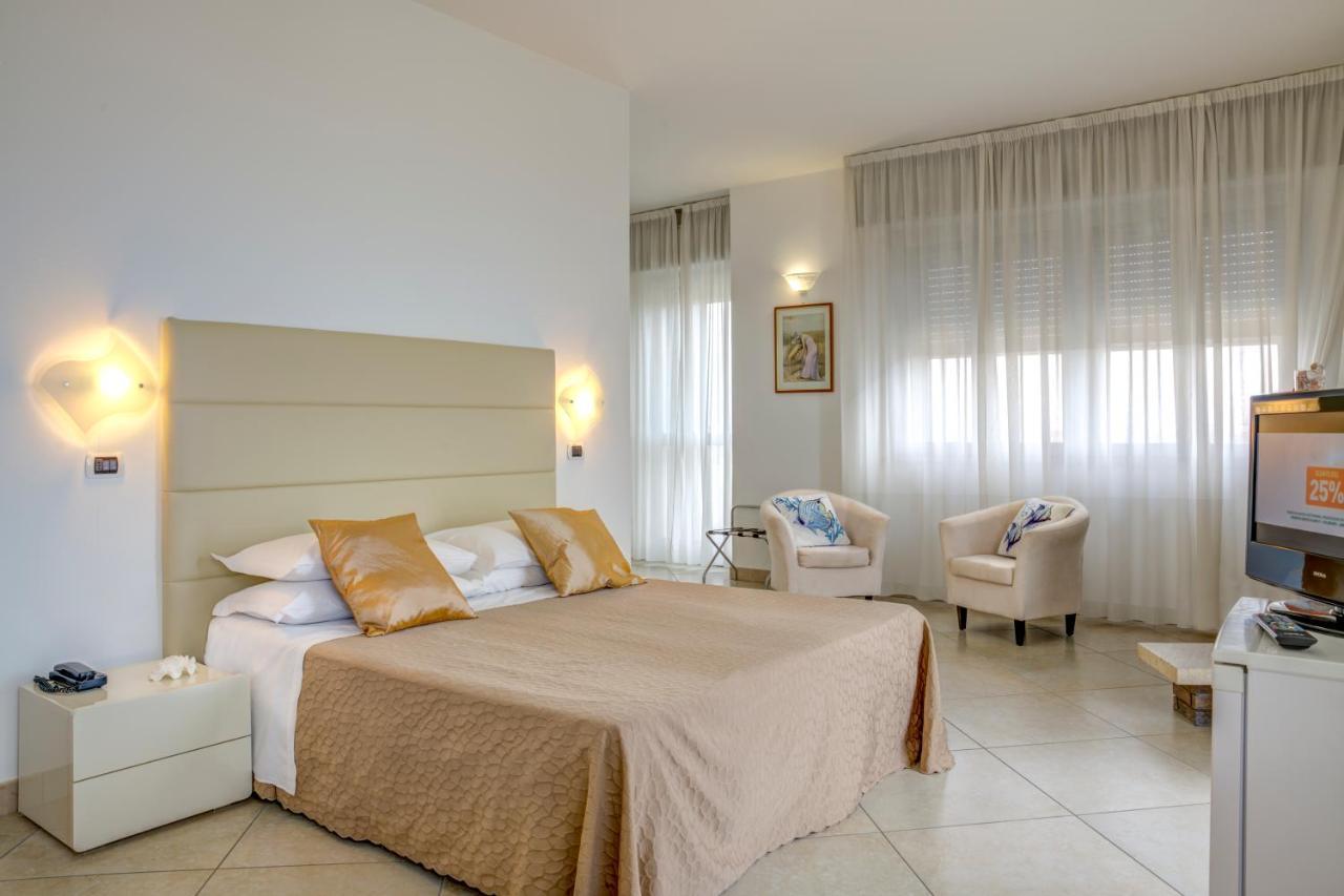 Hotel Carlton Beach Ρίμινι Εξωτερικό φωτογραφία