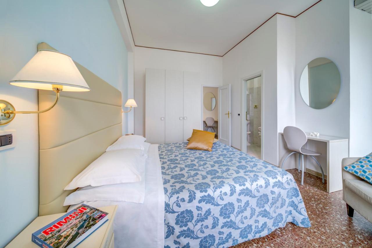 Hotel Carlton Beach Ρίμινι Εξωτερικό φωτογραφία
