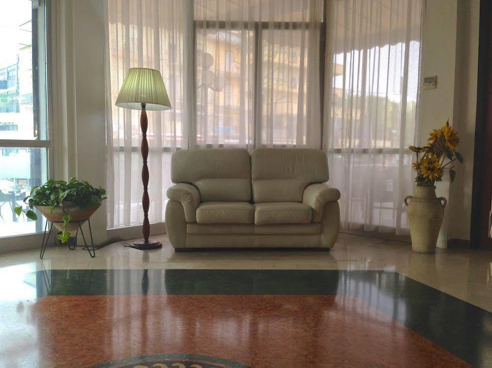 Hotel Carlton Beach Ρίμινι Εξωτερικό φωτογραφία